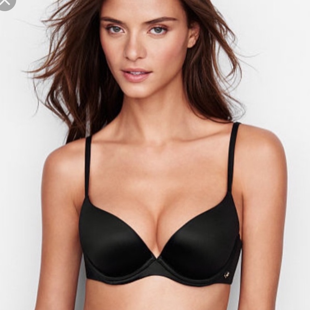 Victoria’s Secret Very Sexy Lightly Lined Bra